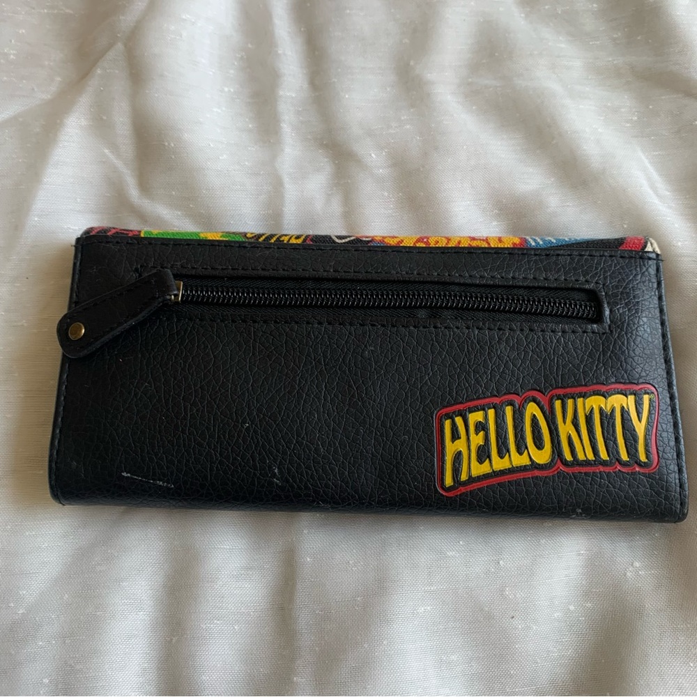 SOLD  Hello Kitty Wallet - Picture 11 of 11